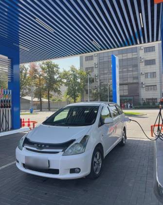 Toyota Wish I Рестайлинг 1.8 AT