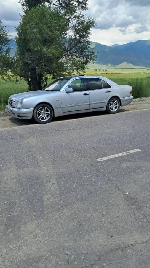 Mercedes-Benz E-Класс II (W210, S210) 320 3.2 AT