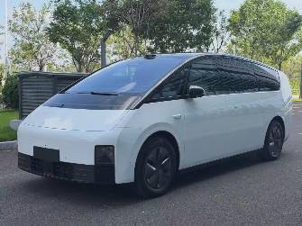 LiXiang Mega 102.7 kWh Electro AT 4WD