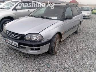 Toyota Avensis I 1.8 MT