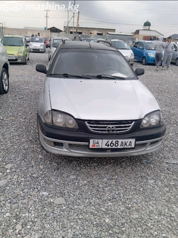 Toyota Avensis I 1.8 MT