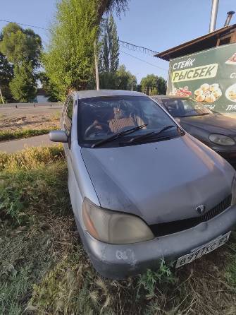 Toyota Platz 1.0 AT