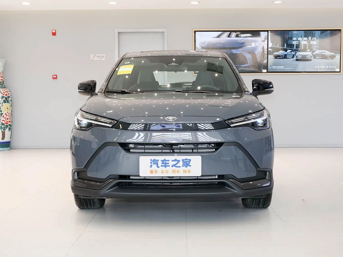 Открыть фото Toyota Frontlander 2.0hyb CVT