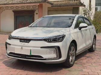 BAIC EU5 II (Plus) Рестайлинг R500 Electro AT
