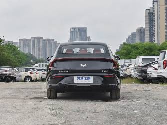 Wuling Starlight 1.5hyb AT
