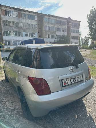 Toyota Ist I 1.3 AT