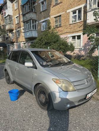 Toyota Ist I 1.3 AT