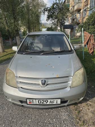Toyota Ist I 1.3 AT