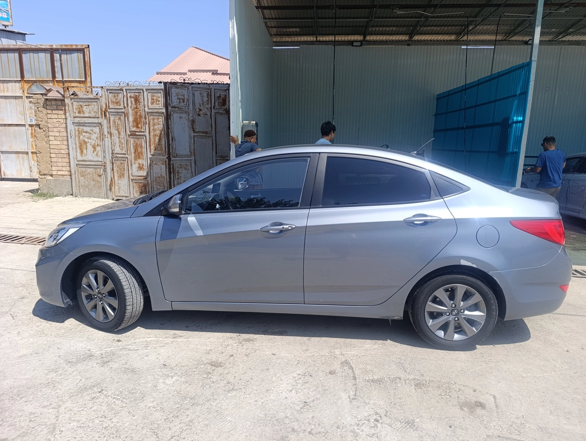 Открыть фото Hyundai Accent IV 1.4 CVT