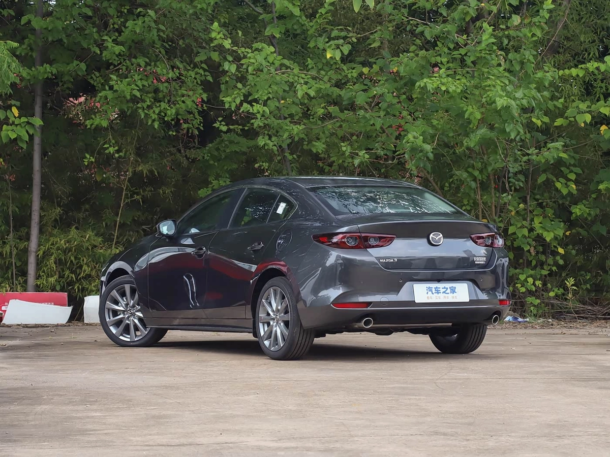 Mazda 3 IV (BP) 1.5 AT