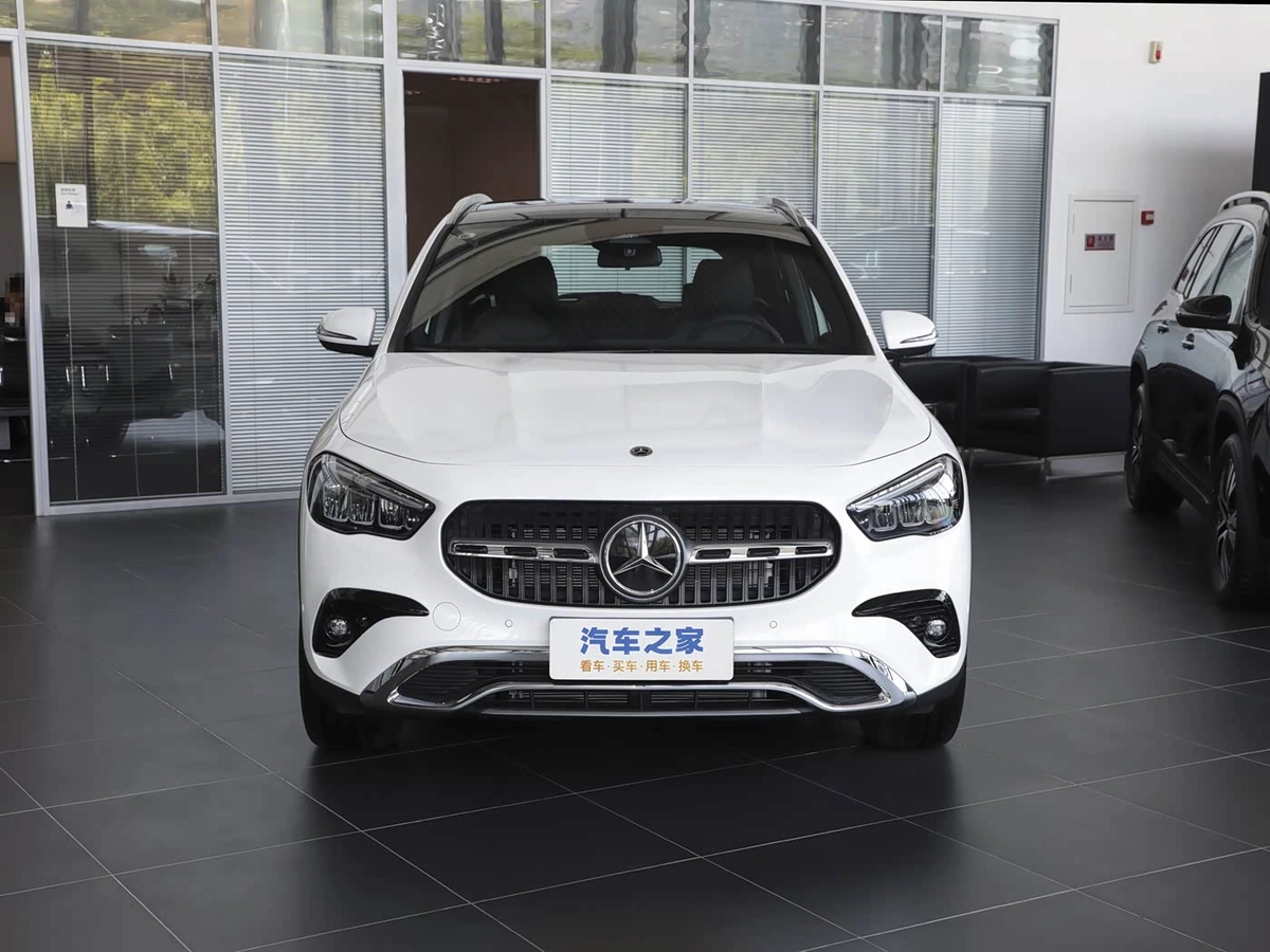 Mercedes-Benz GLA II (H247) Рестайлинг 180 1.3 AMT