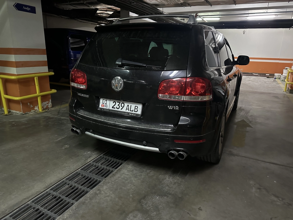 Volkswagen Touareg I 6.0 AT 4WD