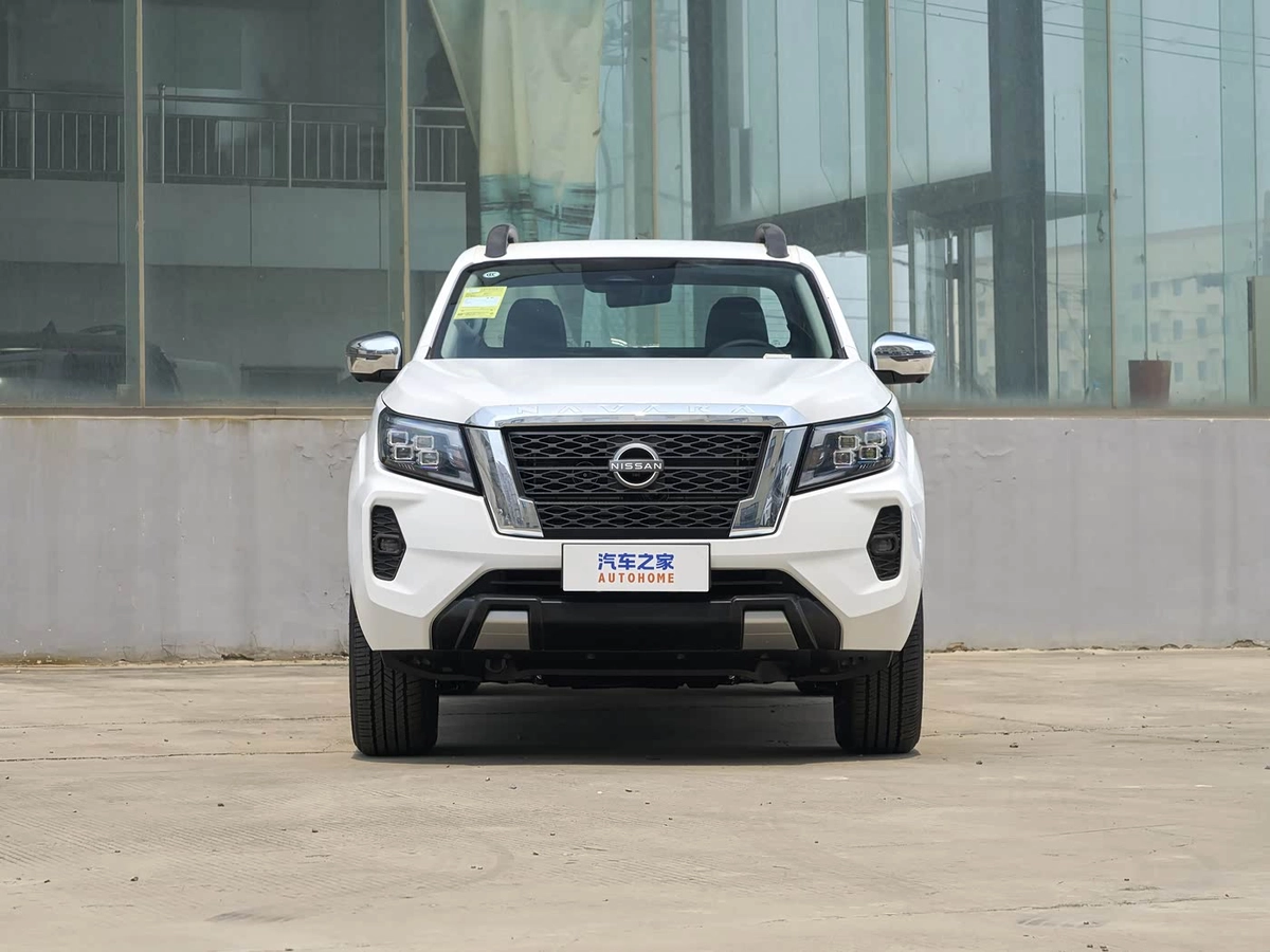 Открыть фото Nissan Navara (Frontier) Nissan Navara (Frontier) IV (D23) 2.3d AT 4WD