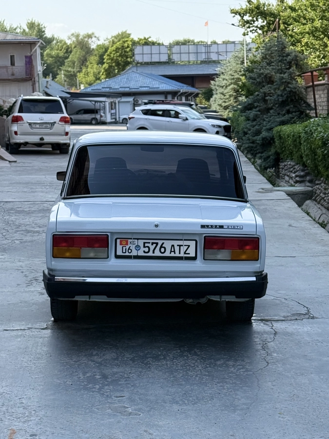 ВАЗ (Lada) 2107 21074-20 1.6 MT