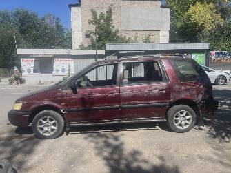 Mitsubishi Space Wagon II 2.0 MT