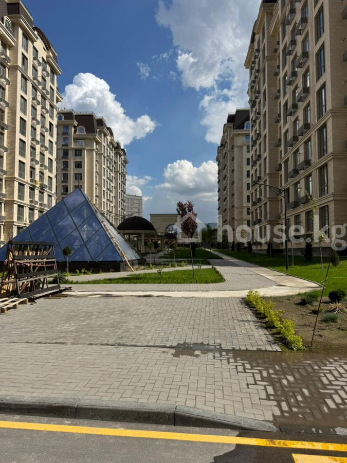 Открыть фото 2-комн. кв., 75 м2