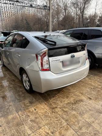 Toyota Prius III Рестайлинг (XW30) 1.8hyb AT