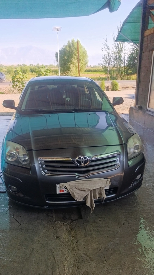 Toyota Avensis II Рестайлинг 2.2d MT