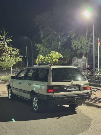 Volkswagen Passat B3 1.8 MT