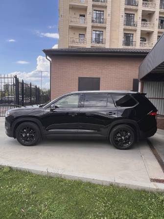 Toyota Grand Highlander 2.4 AT 4WD