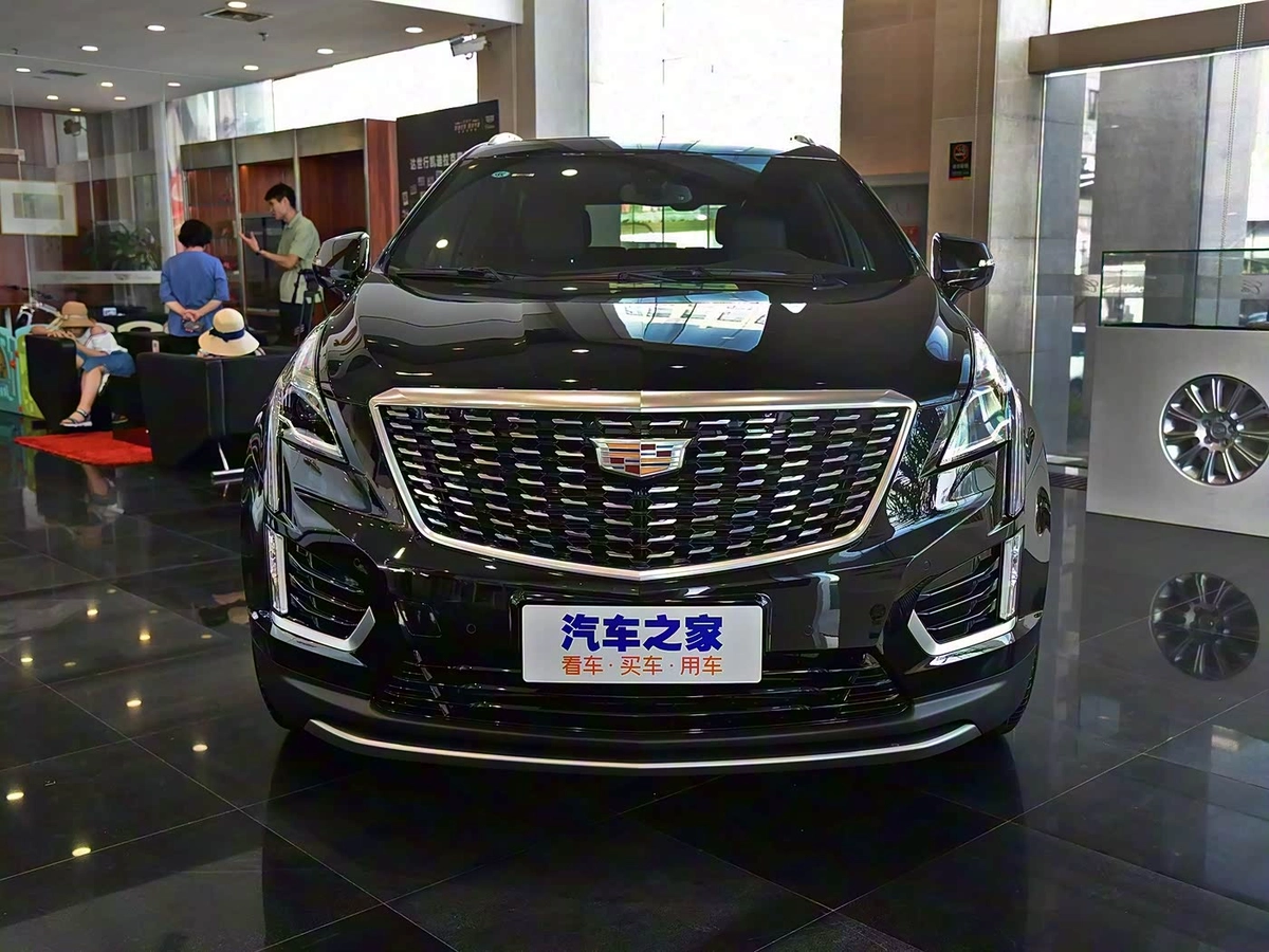 Открыть фото Cadillac XT5 I Рестайлинг 2.0 AT