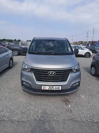 Hyundai Starex (H-1) Hyundai Starex (H-1) II Рестайлинг 2 2.5d AT 4WD