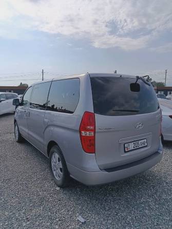 Hyundai Starex (H-1) Hyundai Starex (H-1) II Рестайлинг 2 2.5d AT 4WD