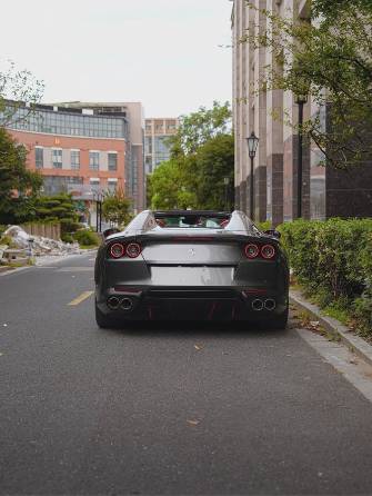 Ferrari 812 Superfast 6.5 AMT