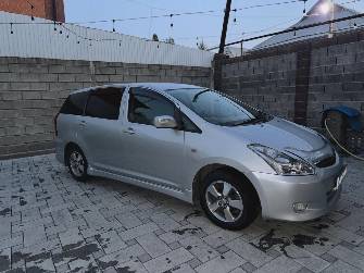 Toyota Wish I 1.8 CVT