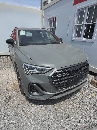 Audi Q3 II (F3) 40 TFSI 2.0 AT 4WD