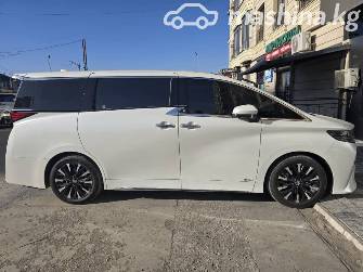 Toyota Alphard IV 2.5hyb CVT 4WD