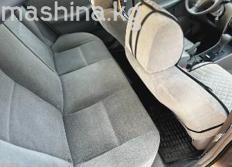 Toyota Corolla IX (E120, E130) 1.8 AT