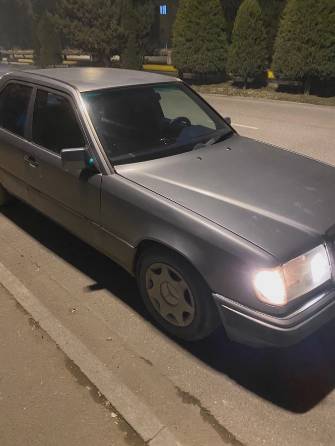 Mercedes-Benz W124 200 2.0 MT