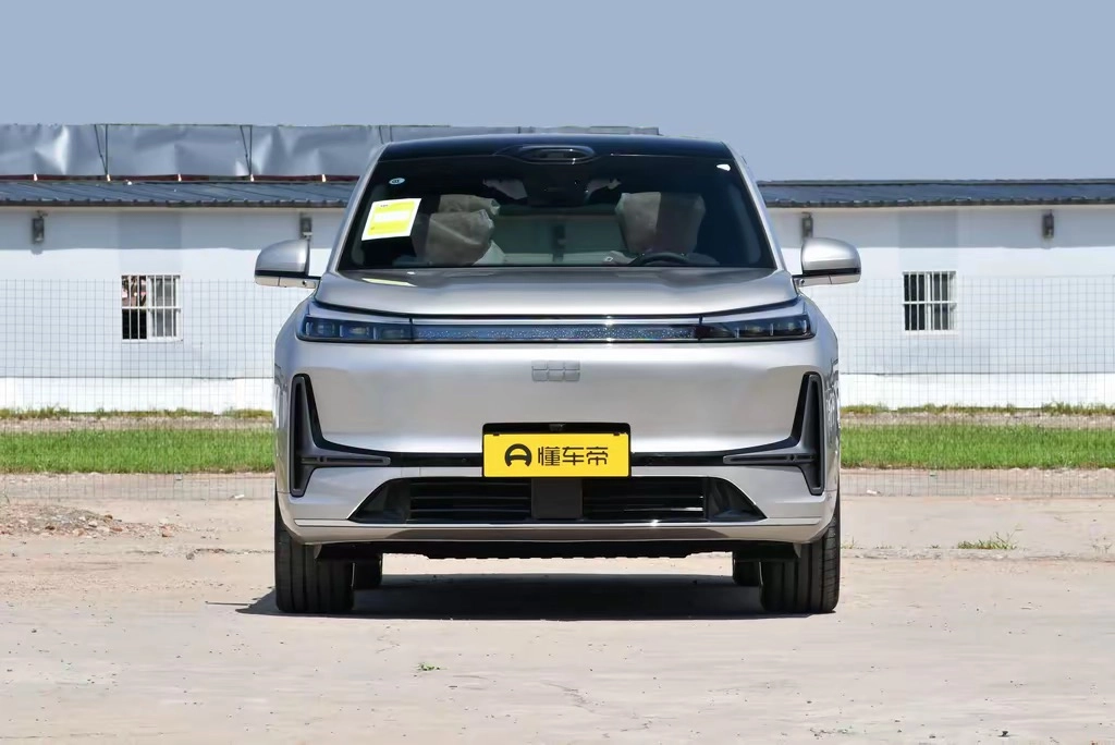 Geely Galaxy M9 1.5hyb AT 4WD