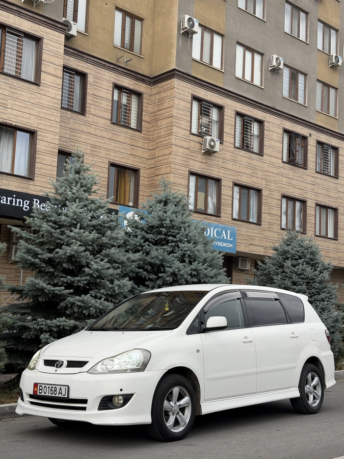 Toyota Ipsum II (M20) Рестайлинг 2.4 AT 4WD