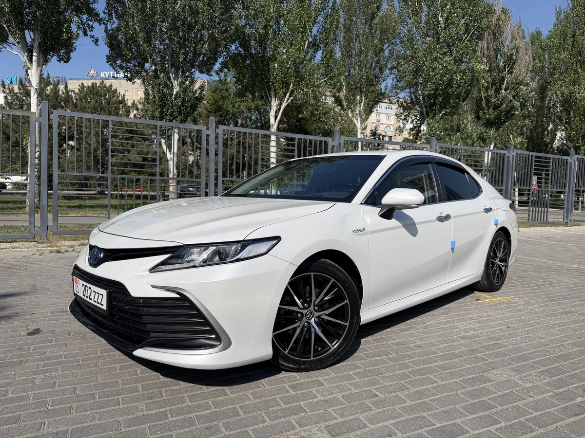 Открыть фото Toyota Camry (Japan) Toyota Camry (Japan) XV70 рестайлинг 2.5hyb AT