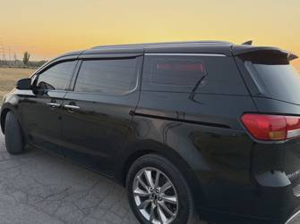 Kia Carnival III 2.2d AT