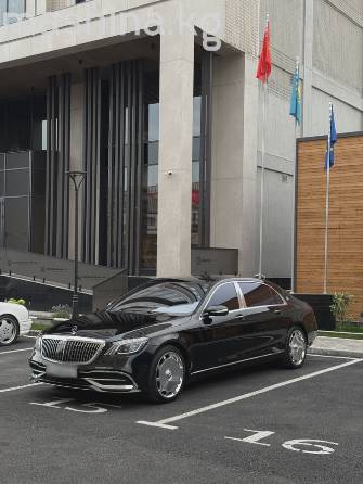 Mercedes-Benz Maybach S-Класс I (X222) Рестайлинг 560 4.0 AT 4WD