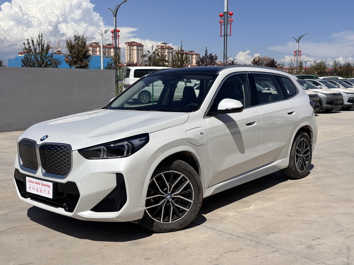 Открыть фото BMW iX1 xDrive 30 Electro AT 4WD