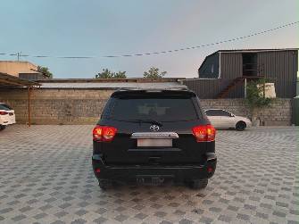 Toyota Sequoia II 5.7 AT 4WD