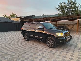 Toyota Sequoia II 5.7 AT 4WD
