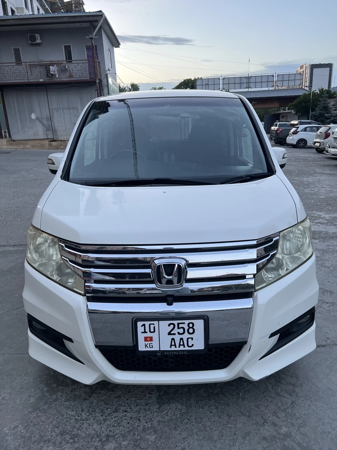 Открыть фото Honda Stepwgn IV 2.0 CVT