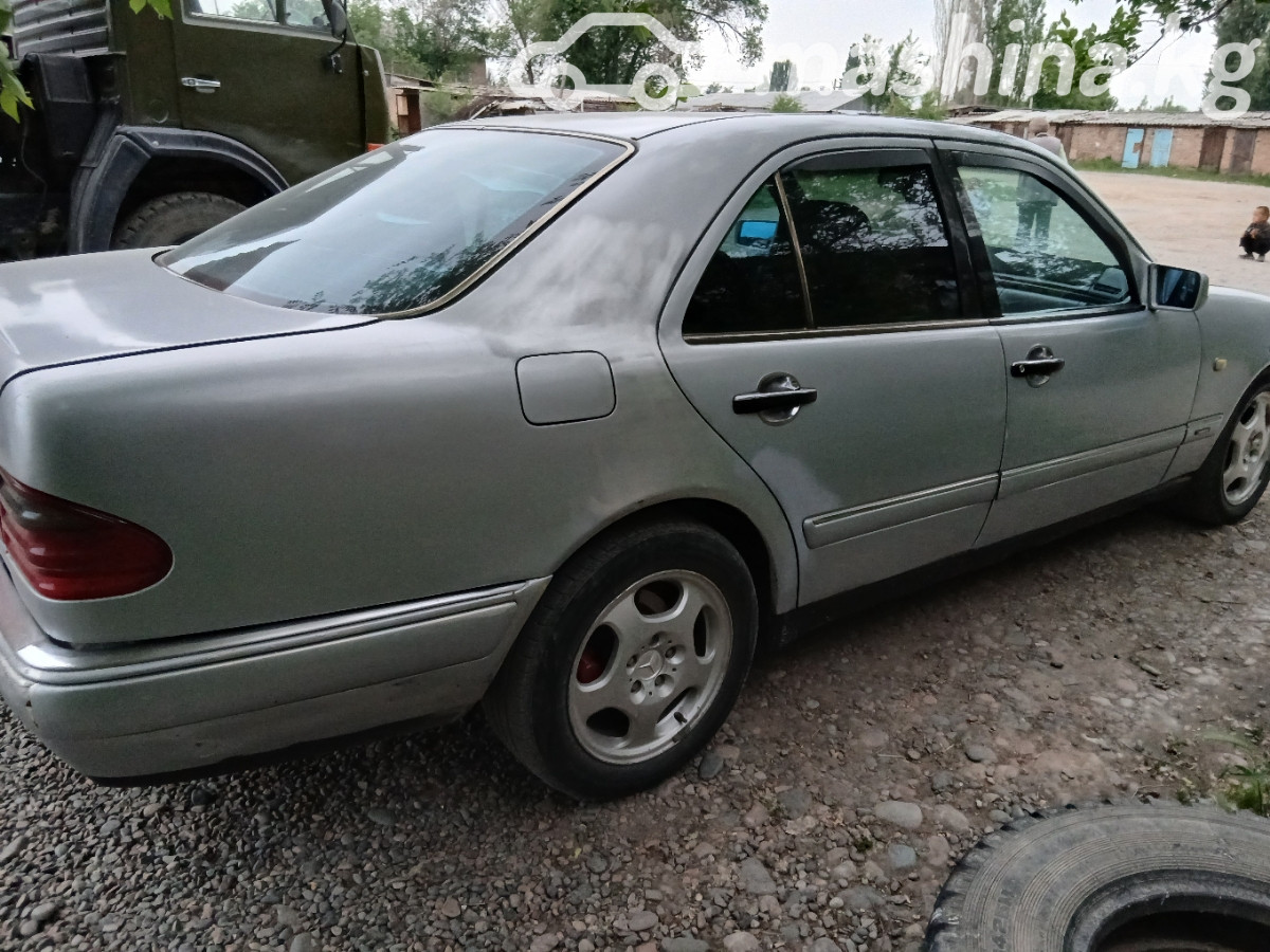Mercedes-Benz E-Класс II (W210, S210) 230 2.3 MT