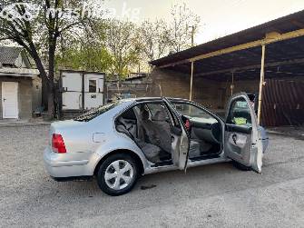 Volkswagen Bora 1.6 MT