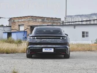 Lynk & Co Z10 71 kWh Electro AT