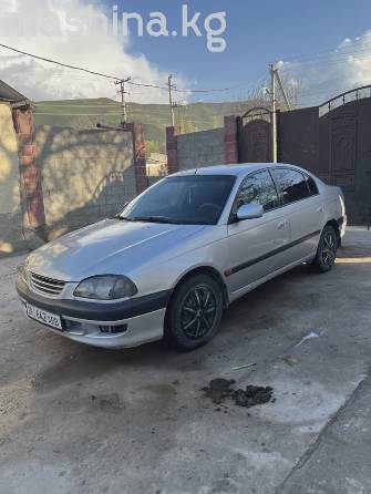 Toyota Avensis I 1.6 MT