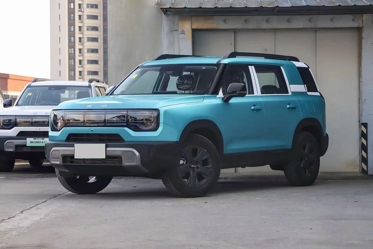Открыть фото BAIC BJ30 II 1.5 AMT
