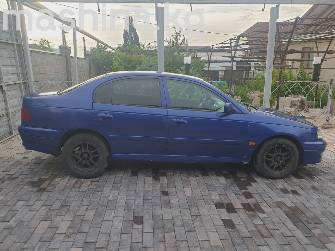 Toyota Avensis I 1.6 MT
