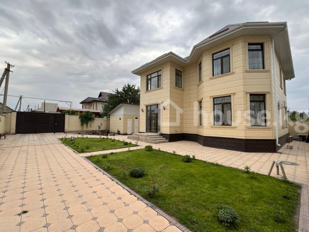 Дом, 6 и более комнат, 213 м2