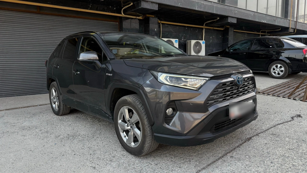 Открыть фото Toyota RAV4 V (XA50) 2.5hyb AT
